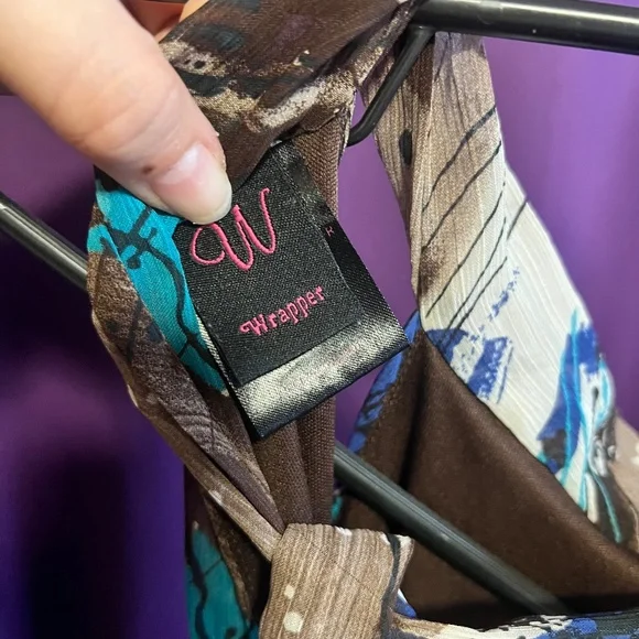 Abstract Patterned Ruffle Shirt - Picture 8 of 10